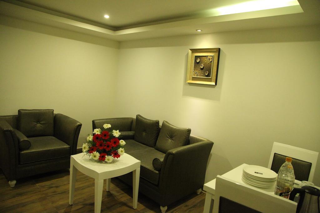 Paravoor Galaxy Hotel Cherai Beach Værelse billede